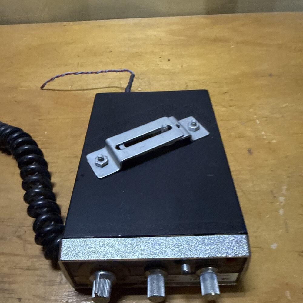 3) Realistic TRC-11 Mini-6 2 Way CB Radio 21-141 Untested